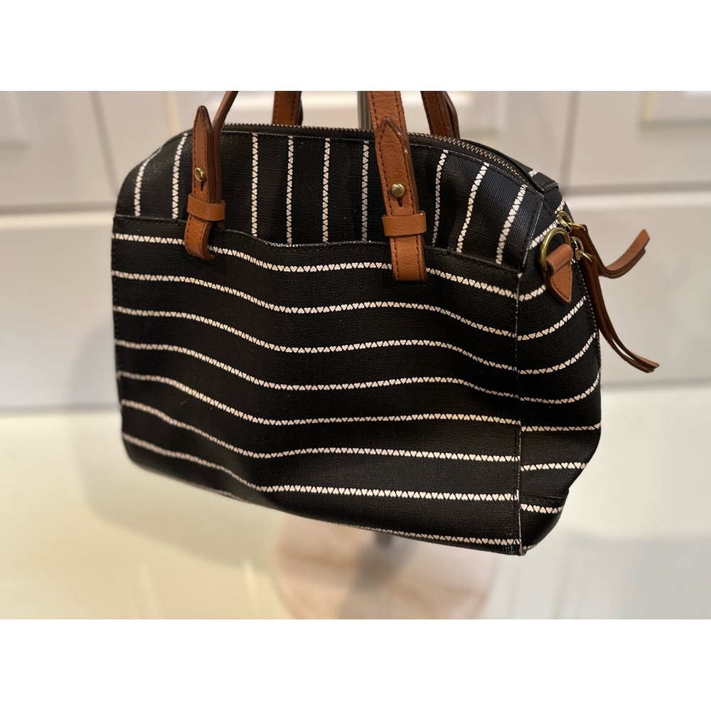 Fossil small black and white bag with hearts